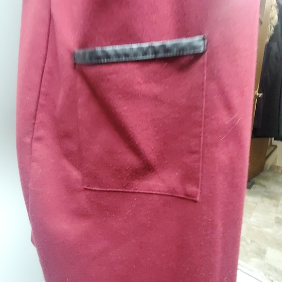 💥3 for $15💥Ricki's Burgundy shift dress with front pocket detail - Picture 3 of 9